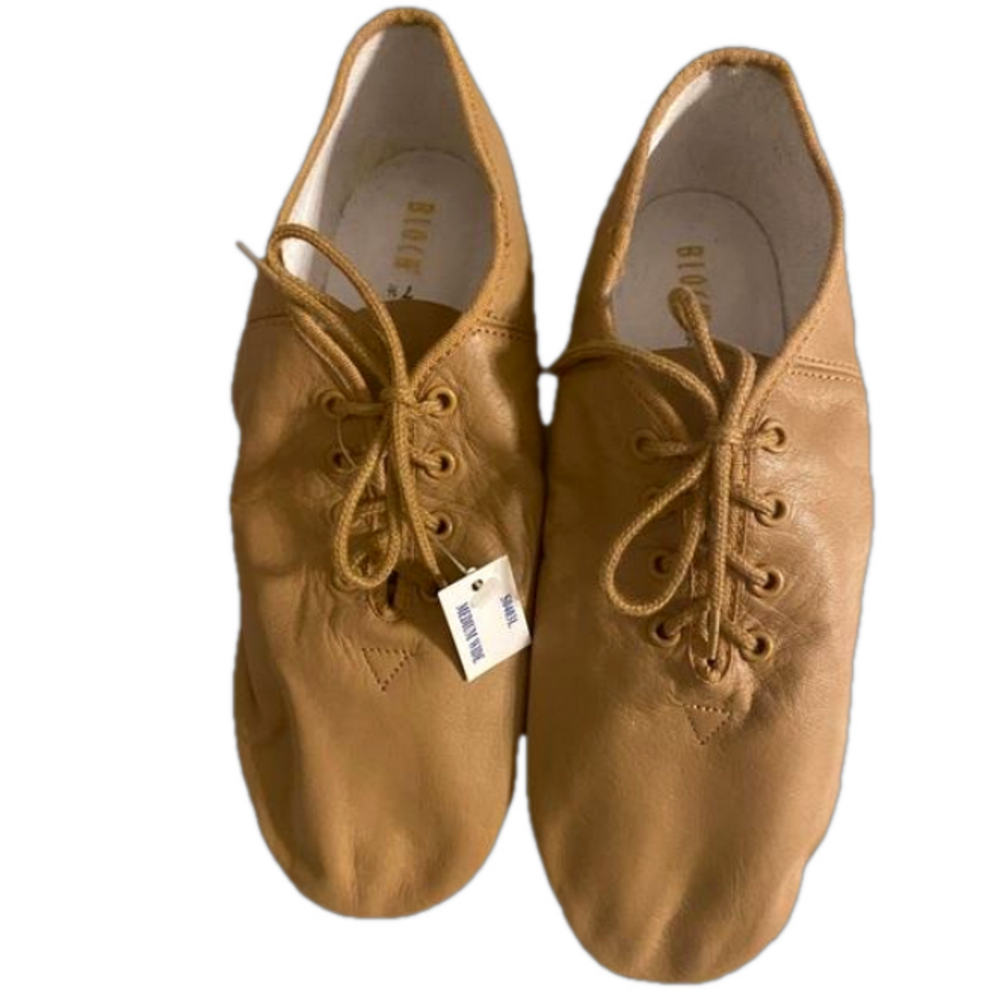 NWT Tan SPLIT SOLE JAZZ SHOES  Lace up Leather ladies Bloch size 7.5